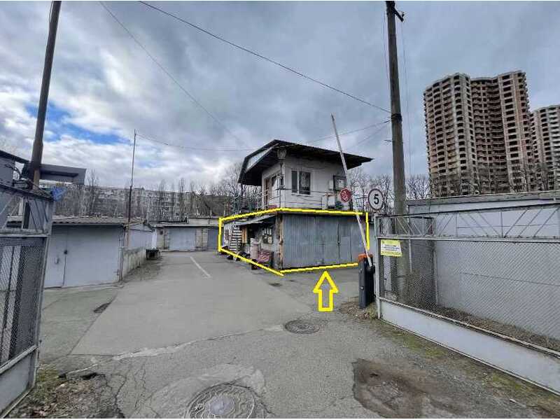 Продам  місце в гаражному кооперативі Київ, Святошинський, вул. Сім\'ї Сосніних, 4. 