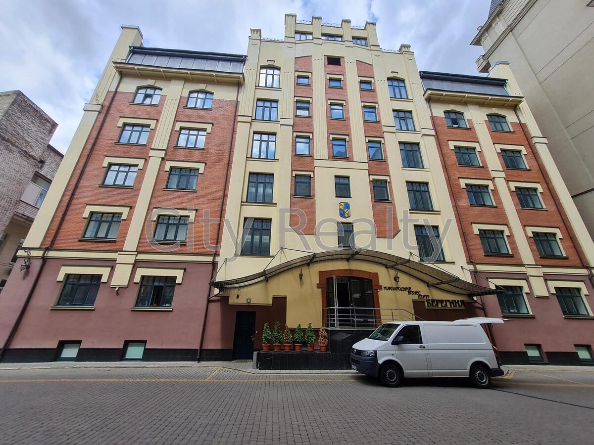 Офіс 327 м.кв. Вул. Ігорівська 12Б Поділ метро Поштова Площа Без%