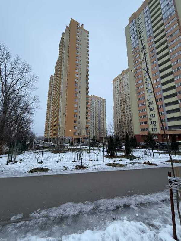 Продам 1-к квартиру Київ, Оболонський, вул. Сім’ї Кульженків, 37. 