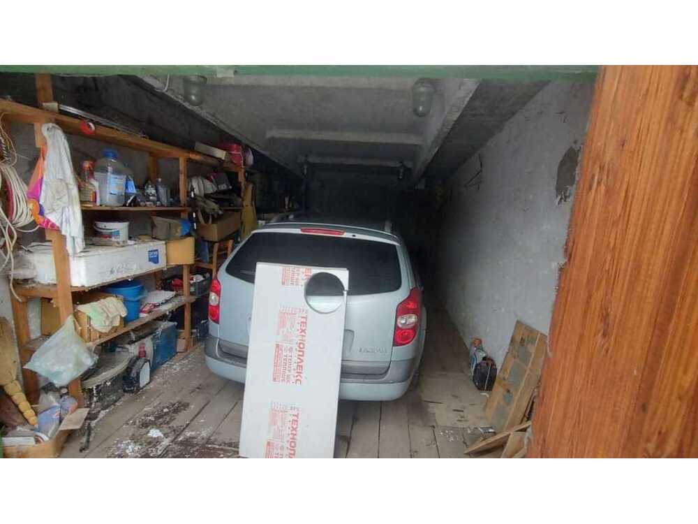 Продам  окремий гараж Київ, Деснянський, вул. Крайня, 13. 