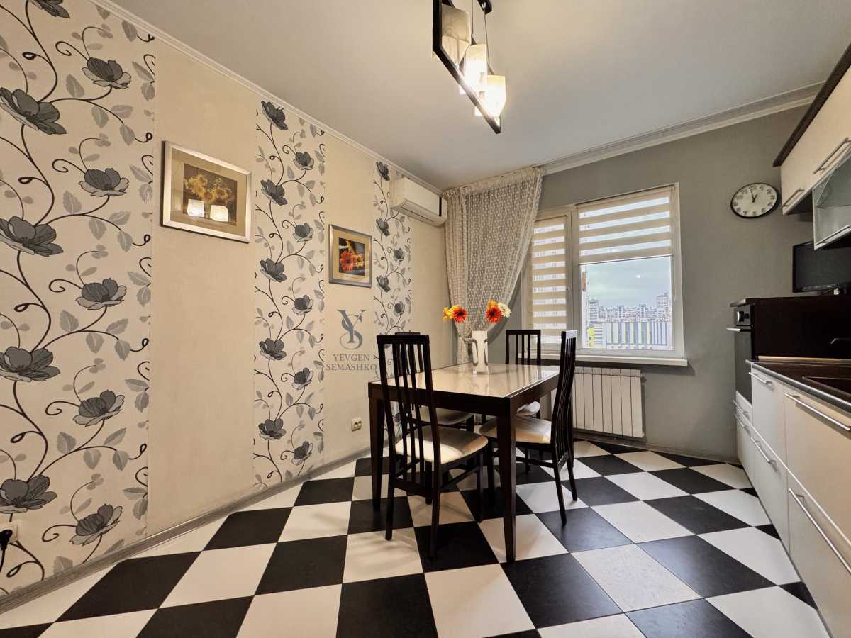 Здам довгостроково 3-к квартиру Київ, Дарницький, просп. Миколи Бажана, 36. 