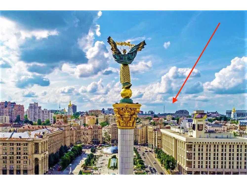 Продам  торгову площу Київ, Печерський, вул. Хрещатик, 1. 