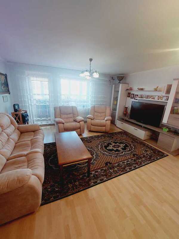 Здам довгостроково 3-к квартиру Київ, Святошинський, вул. Петра Чаадаєва, 2Б. 