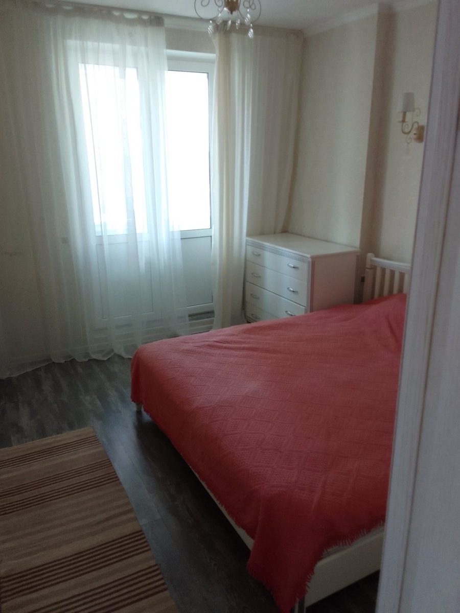 Оренда 3-х кімнатна квартира Феодосійська 3В