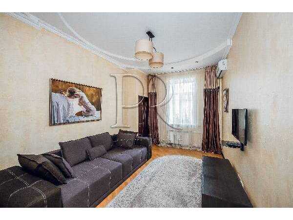 Продам 2-к квартиру Київ, Шевченківський, вул. Симона Петлюри, 8. 