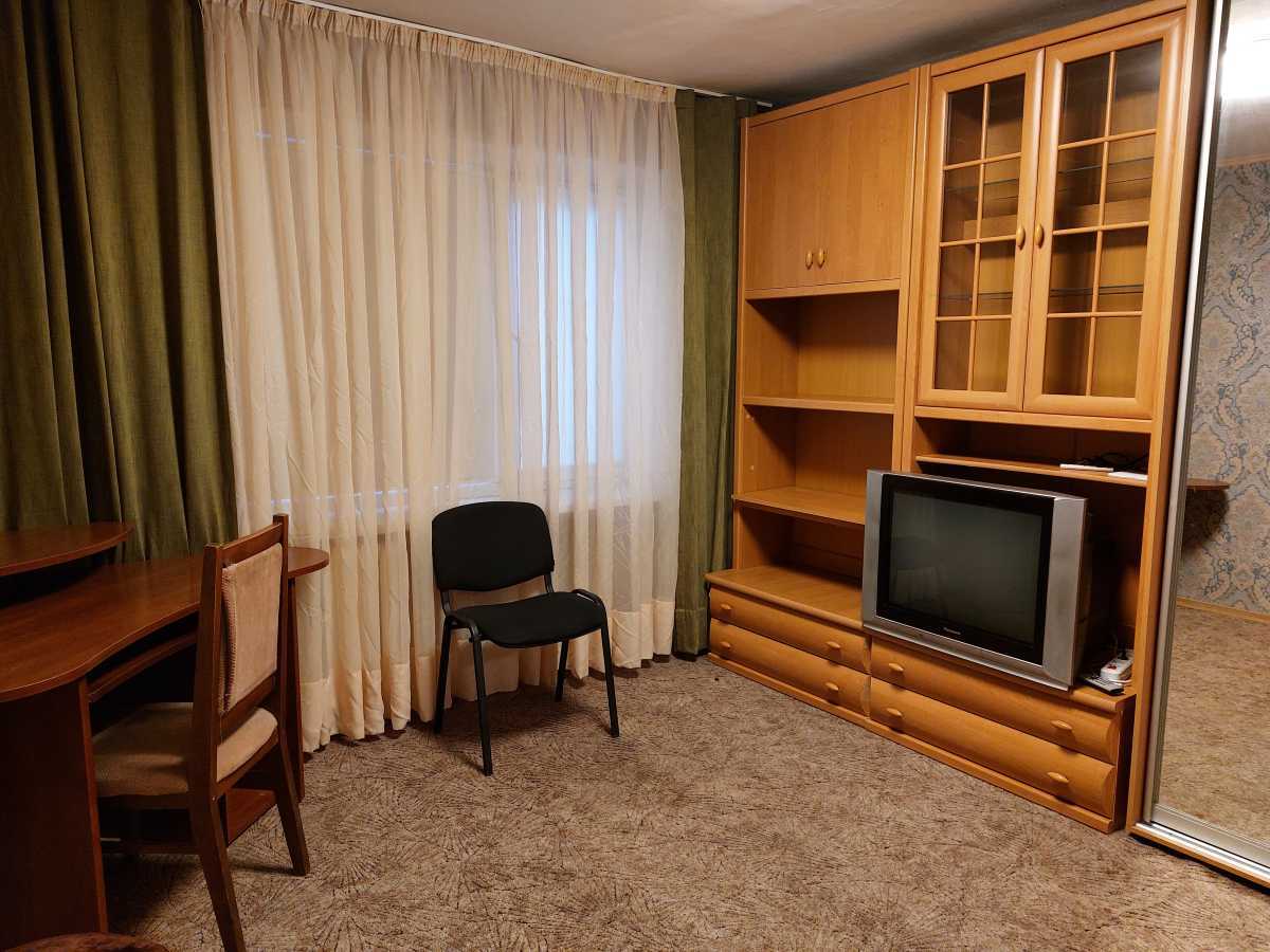 Здам довгостроково 1-к квартиру Київ, Оболонський, вул. Автозаводська, 29. 