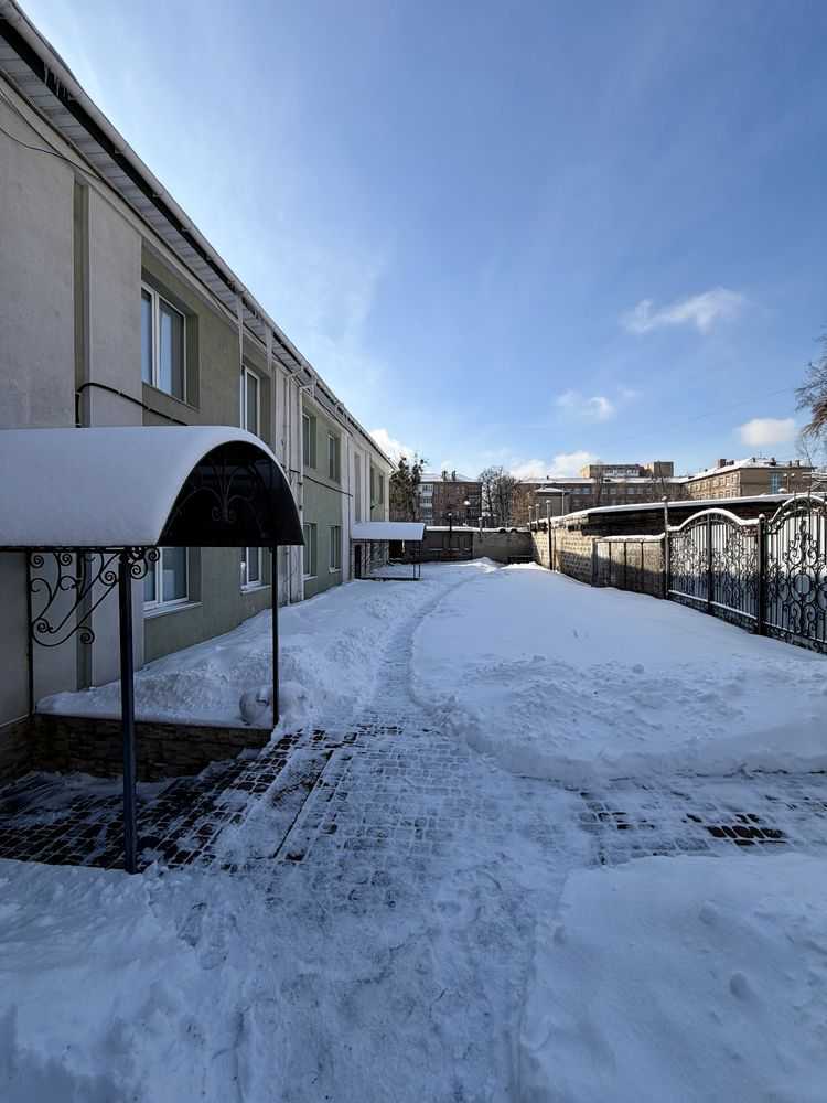 Продам  приміщення вільного призначення Київ, Шевченківський, вул. Тропініна, 4Б. 