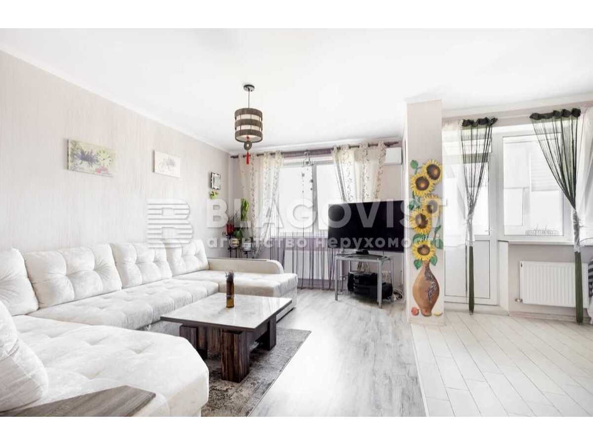 Продам 4-к квартиру Вишгородський, Нові Петрівці, Петрівська, 9. 