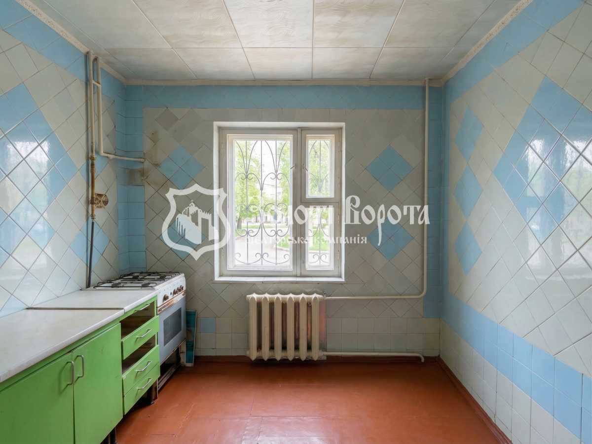 Продам 3-к квартиру Броварський, Бровари, Чорних Запорожців , 56а. 