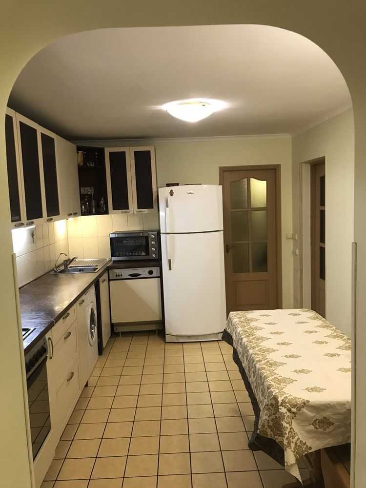 Здам довгостроково 3-к квартиру Київ, Голосіївський, вул. Михайла Ломоносова, 34/1А. 