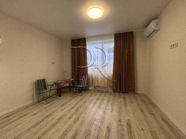 Продам 1-к квартиру Києво-Святошинський, Софіївська Борщагівка, Героїв Небесної Сотні проспект, 16/10. 