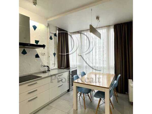 Продам 3-к квартиру Київ, Голосіївський, вул. Метрологічна, 109. 