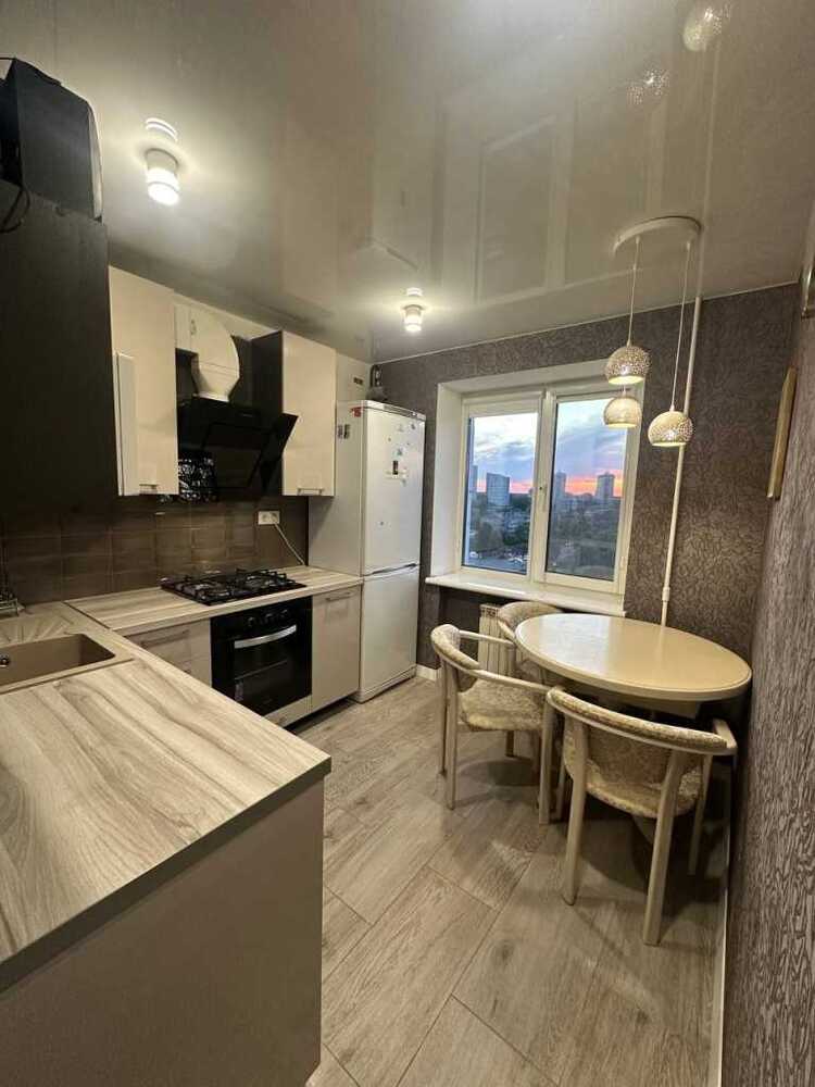 Продам 2-к квартиру Броварський, Бровари, Незалежності, 2. 