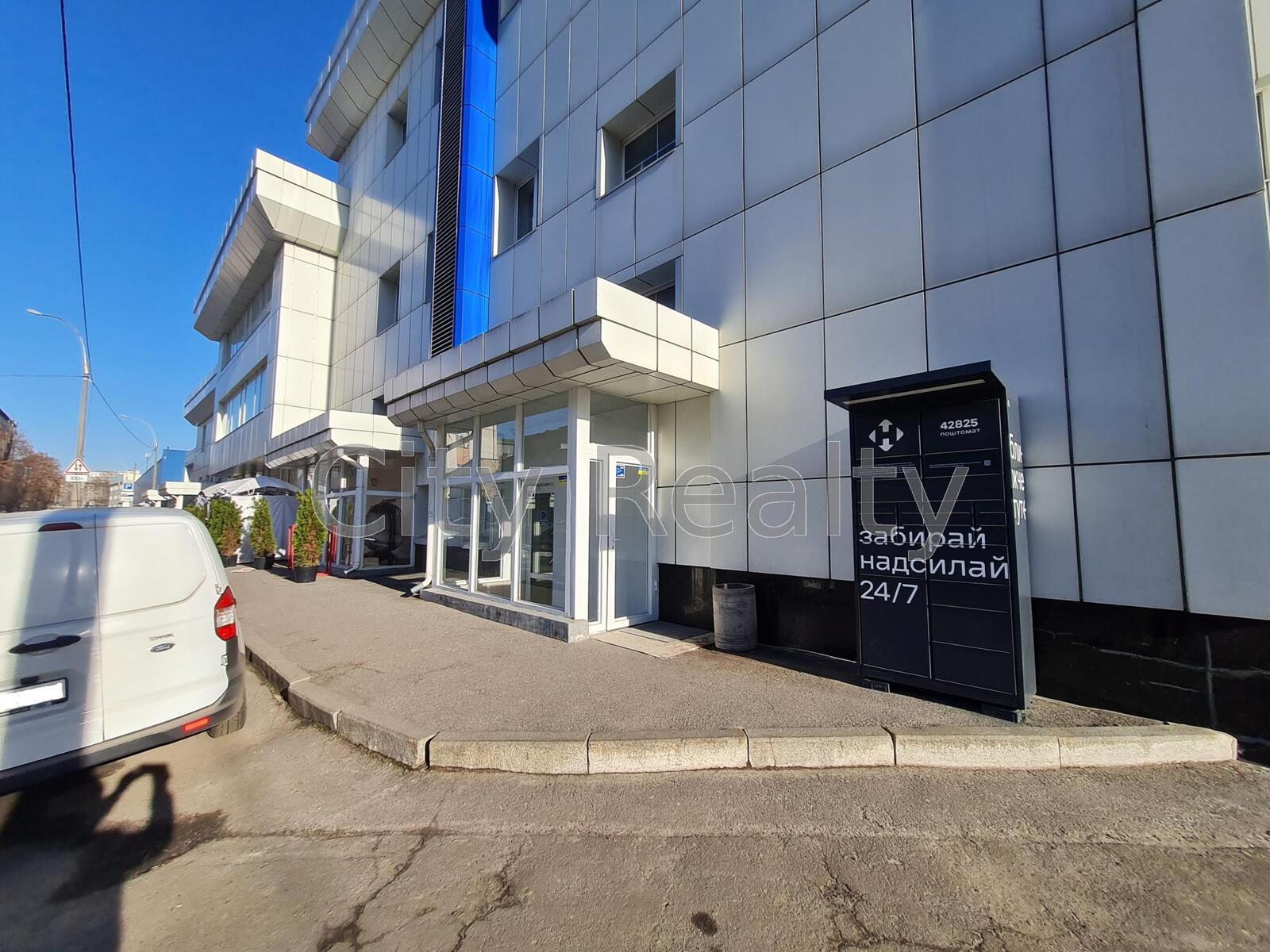 Торгово-офісне 37 м.кв. Хвойки 18/14 Оболонський Окремий Вхід Без%