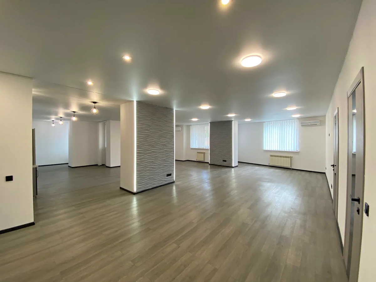 Офіс 120 кв.м, вулиця Ділова, 2-б, метро Олімпійська, Центр, Печерський р-н