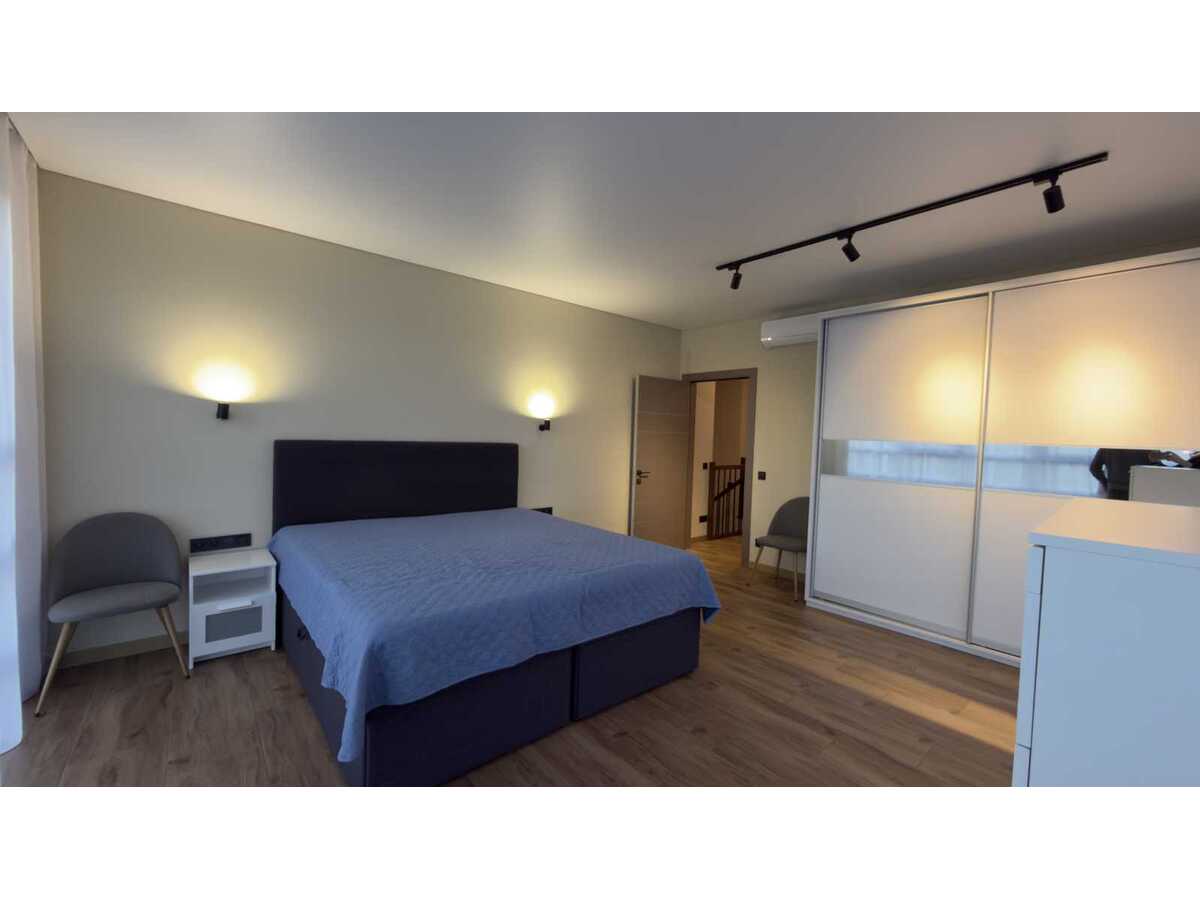 Продам 5-к квартиру Київ, Оболонський, вул. Миколи Гулака, 4. 