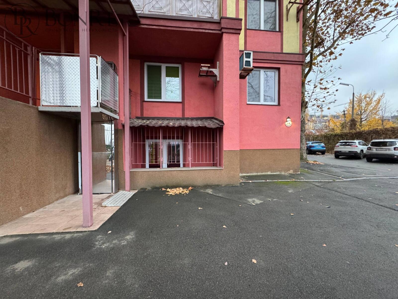 Оренда, Торгове,Фасад, Академіка Лебедєва, 36,8м2.