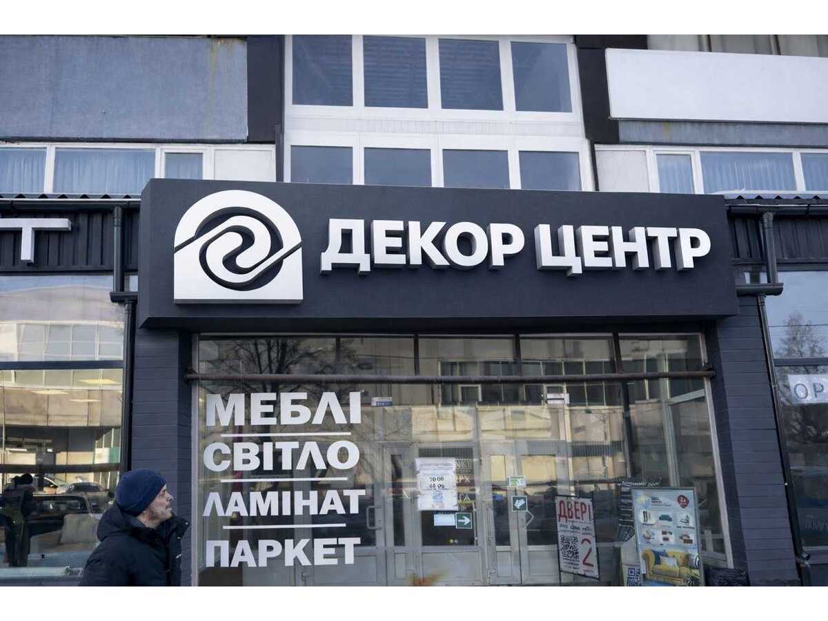 Здам довгостроково  торгову площу Київ, Оболонський, просп. Степана Бандери, 8. 