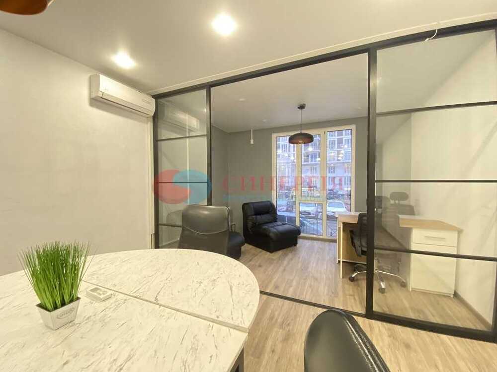 Здам довгостроково  офісне приміщення Київ, Голосіївський, вул. Михайла Максимовича, 24Б. 