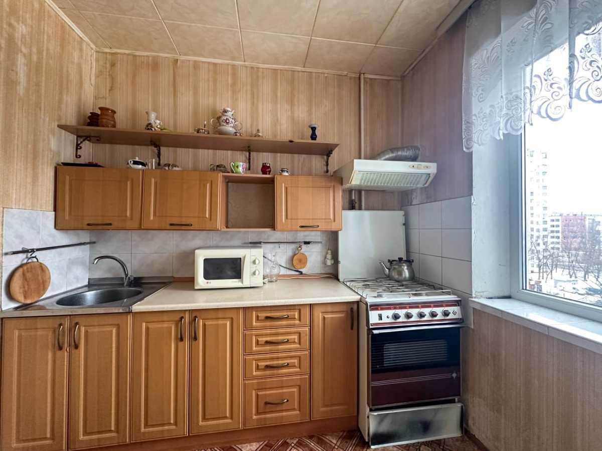 Продам 3-к квартиру Київ, Дарницький, вул. Здолбунівська, 7а. 