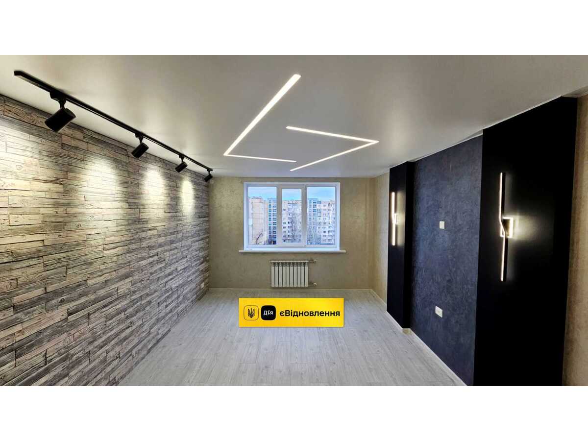 Продам 3-к квартиру Кам`янське, Дніпровський, проспект Ивана Франка, 16. 