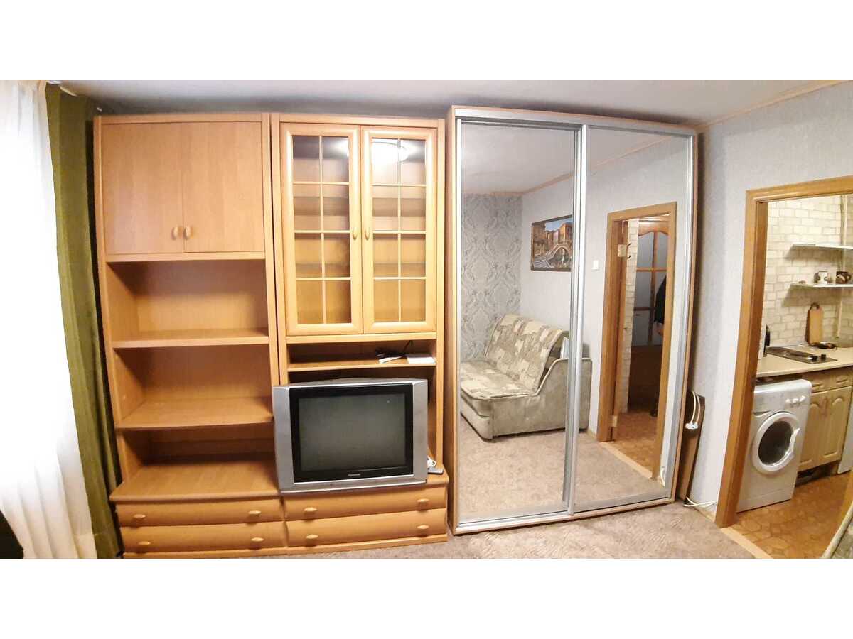 Здам довгостроково 1-к квартиру Київ, Оболонський, вул. Автозаводська, 29. 