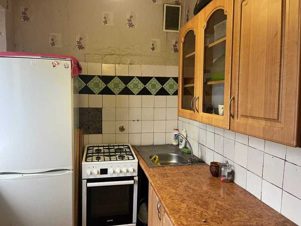 Продам 2-к квартиру Київ, Шевченківський, вул. Салютна, 8. 