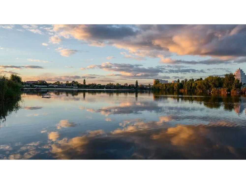 Продам  приміщення вільного призначення Київ, Дніпровський, вул. Райдужна. 