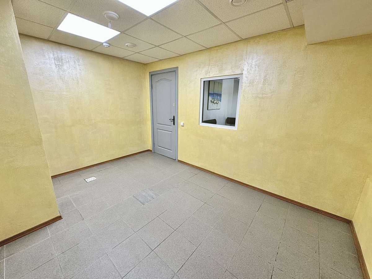 Здам довгостроково  офісне приміщення Київ, Голосіївський, вул. Саперно-Слобідська, 8. 