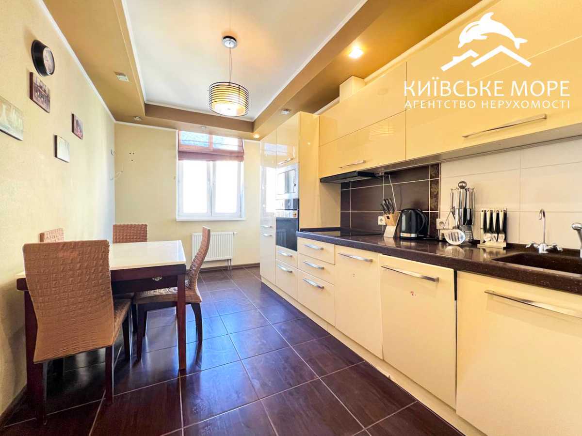 Здам довгостроково 2-к квартиру Київ, Дніпровський, вул. Воскресенська, 12А. 