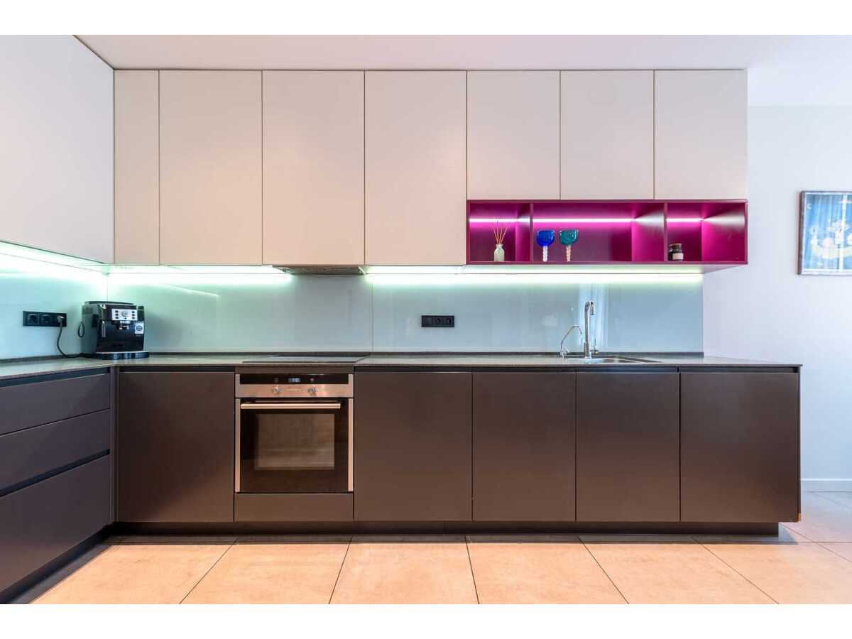 Продам 3-к квартиру Київ, Шевченківський, вул. В\'ячеслава Чорновола, 27. 