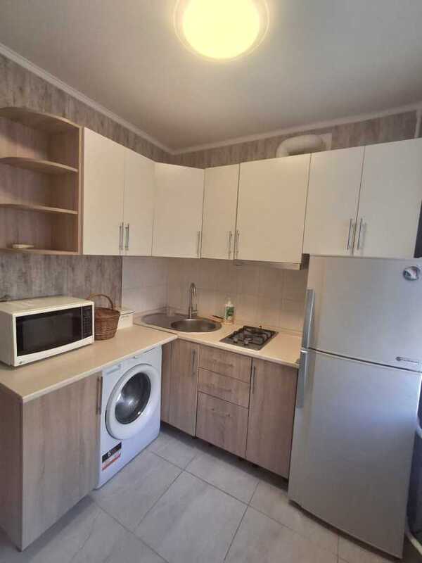 Продам 2-к квартиру Іллічівськ, Чорноморськ, Парусная, 12. 