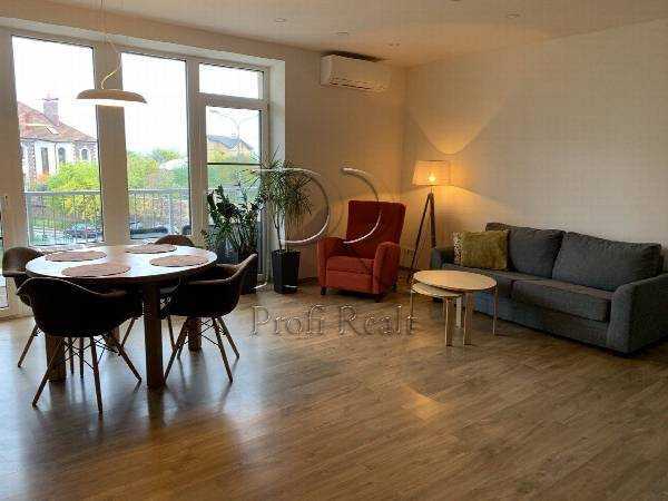 Продам 2-к квартиру Київ, Подільський, вул. Івана Кавалерідзе, 9. 