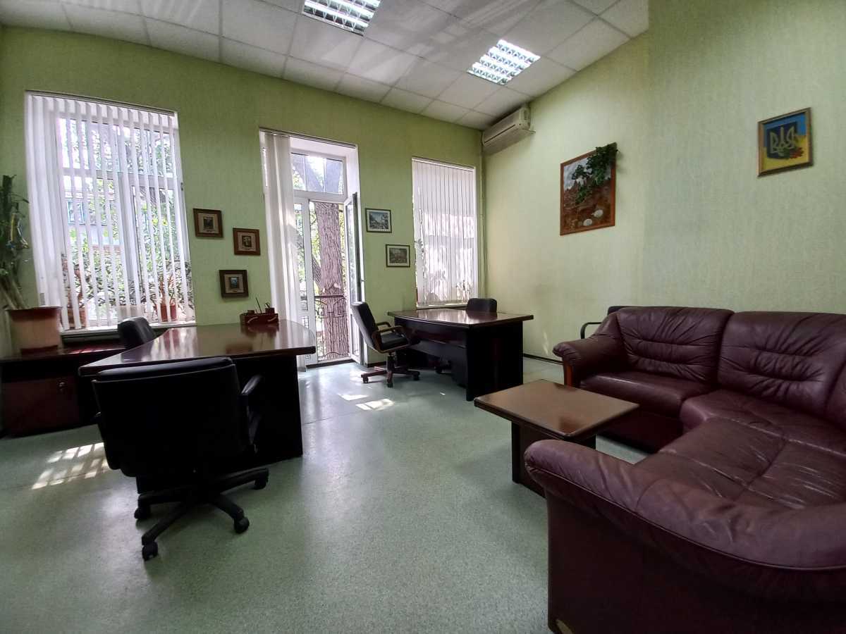 Здам довгостроково  офісне приміщення Дніпро, Центральний, Моссаковского, 2а. 