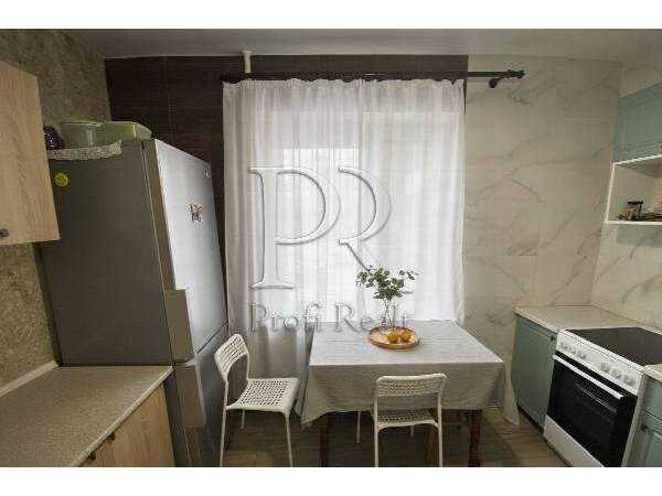 Продам 3-к квартиру Київ, Святошинський, вул. Чорнобильська, 24/26. 