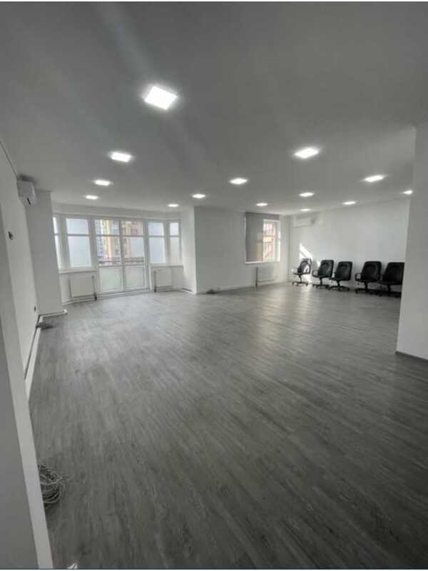 Здам довгостроково  офісне приміщення Київ, Печерський, вул. Євгена Коновальця, 32Б. 