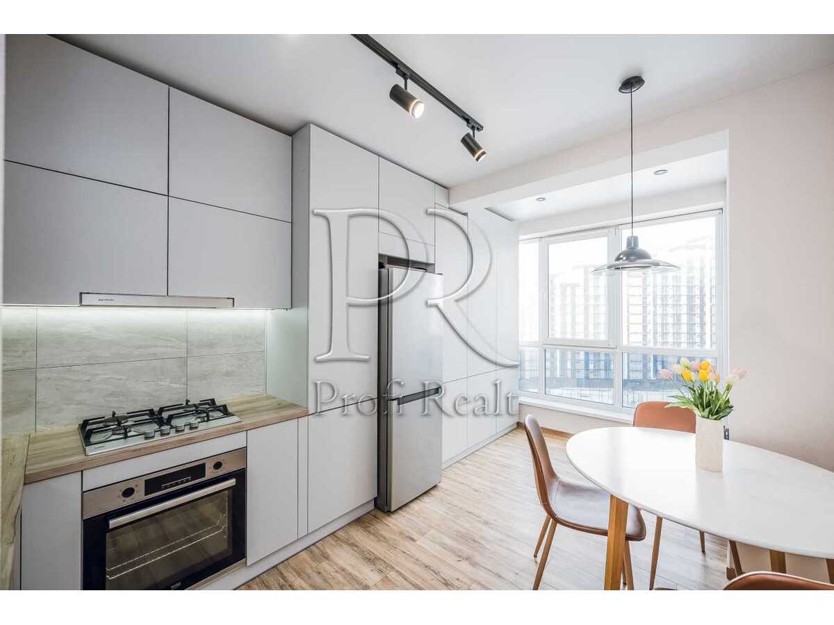 Продам 2-к квартиру Бучанський, Вишневе, Європейська вулиця, 32. 