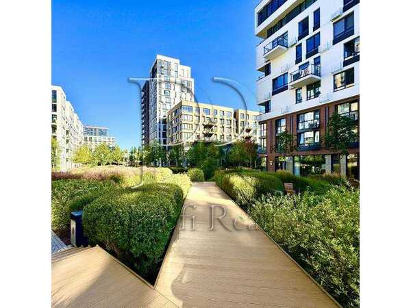 Продам 1-к квартиру Київ, Шевченківський, вул. Салютна, 2. 