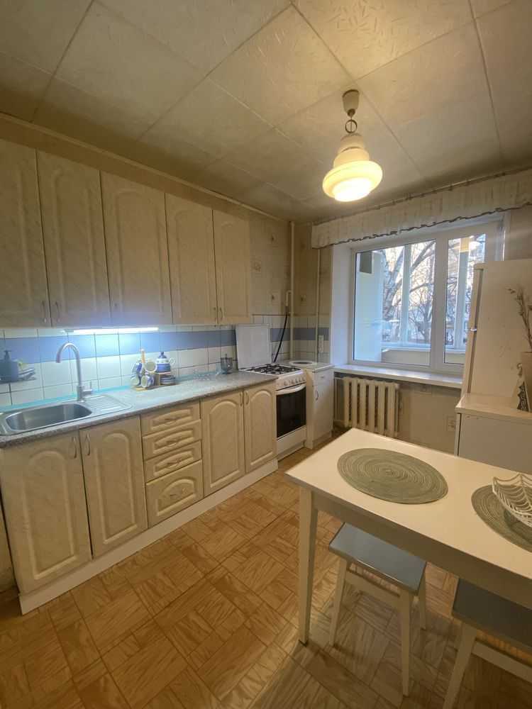 Продам 1-к квартиру Київ, Печерський, вул. Московська, 17/2. 