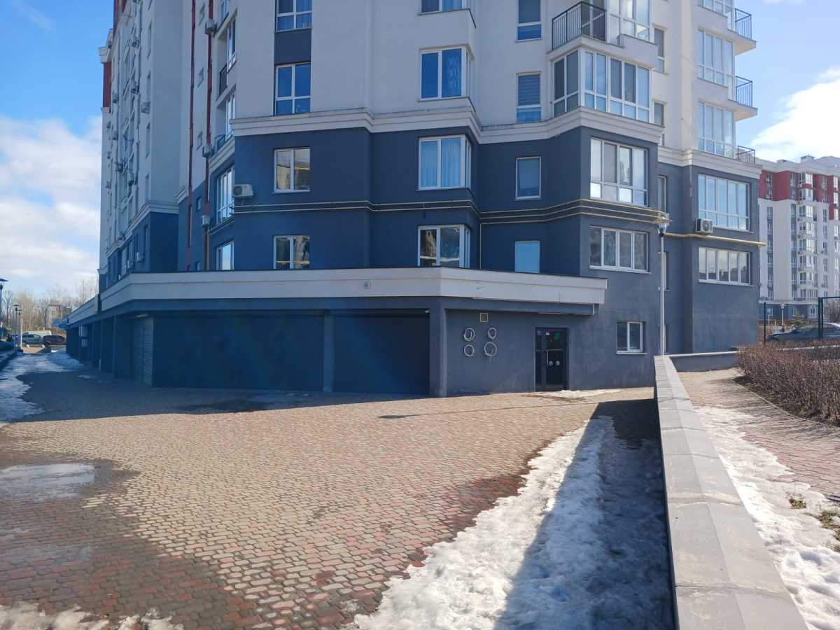 Продам  торгову площу Бучанський, Крюківщина, Єдностi, 5. 