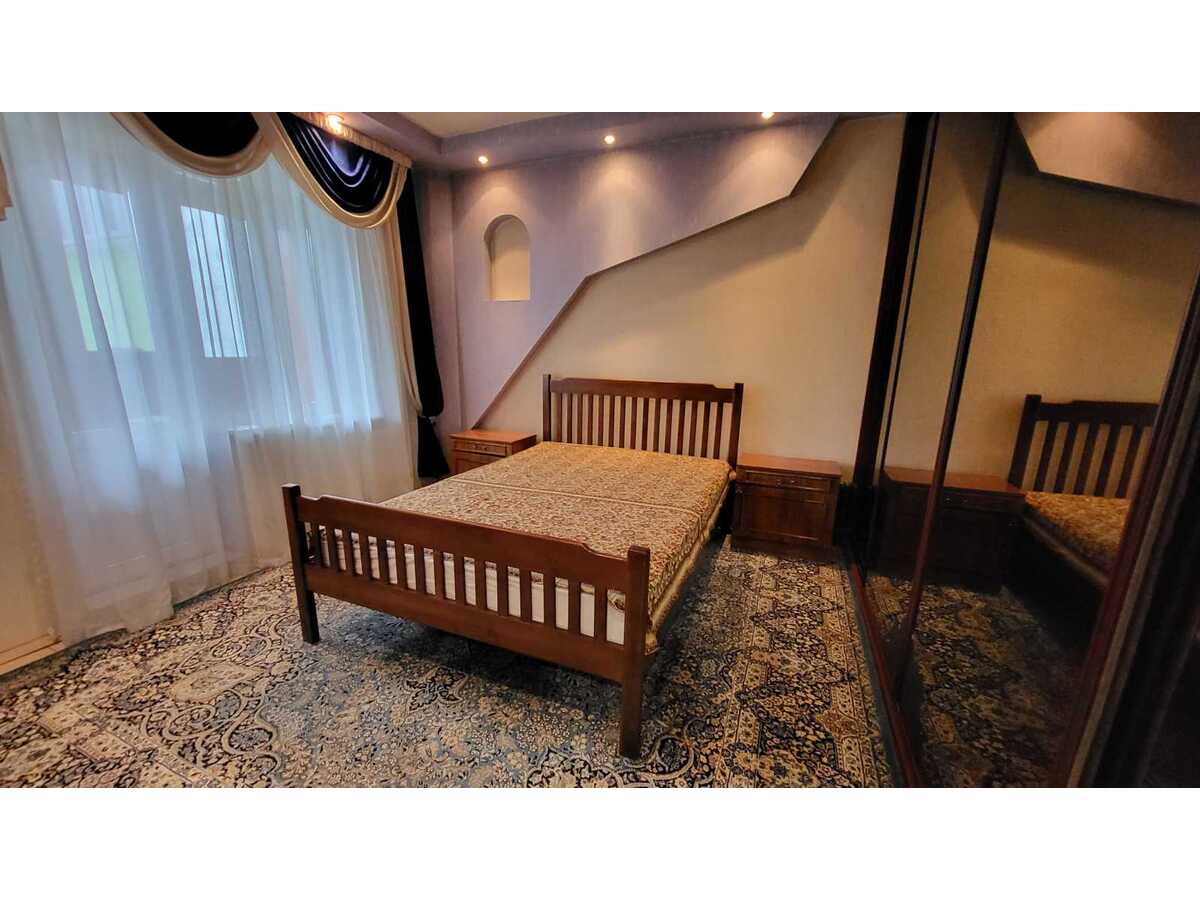 Здам довгостроково 2-к квартиру Київ, Дніпровський, вул. Хорольська, 5. 