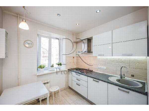 Продам 1-к квартиру Київ, Солом`янський, вул. Уманська, 27. 