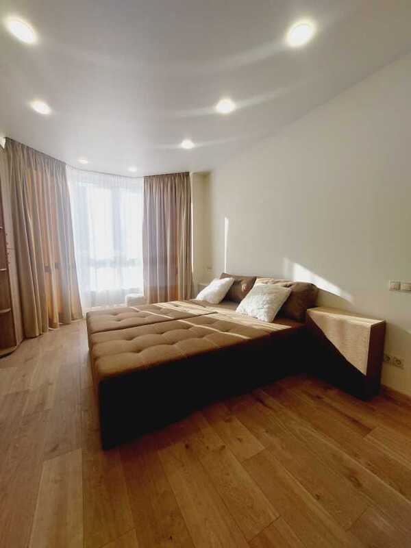 Здам довгостроково 1-к квартиру Бучанський, Софіївська Борщагівка, Героев Небесной Сотни, 26/21. 