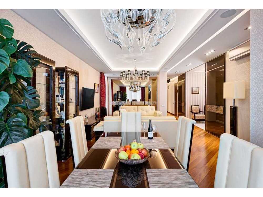 Продам 3-к квартиру Київ, Печерський, вул. Андрія Верхогляда, 18а. 