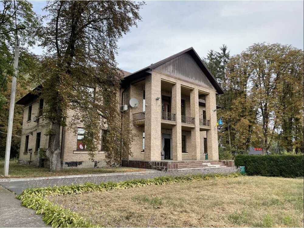 Продам  об`єкт сфери послуг Броварський, Требухів, броварська, 1а. 