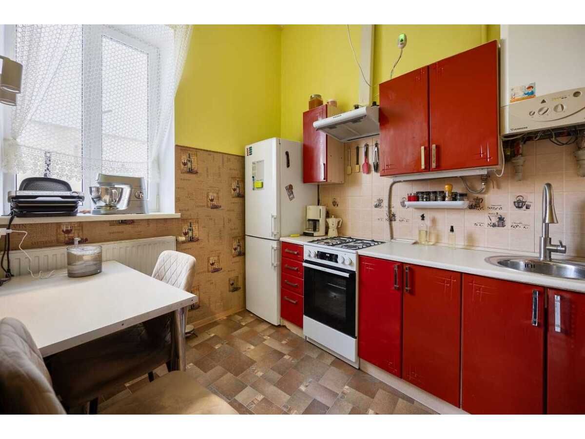 Продам 2-к квартиру Львів, Галицький, Лазнева. 