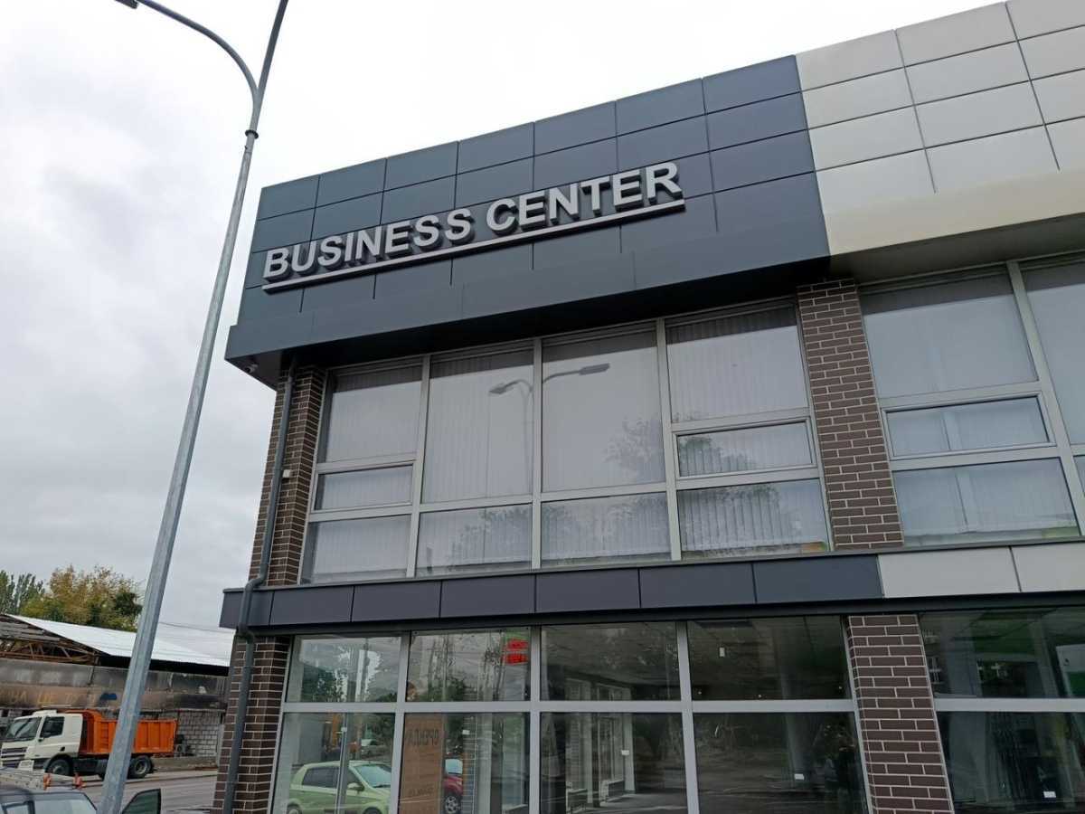 Здам довгостроково  офісне приміщення Одеса, Пересипський, Отамана Головатого, 92. 