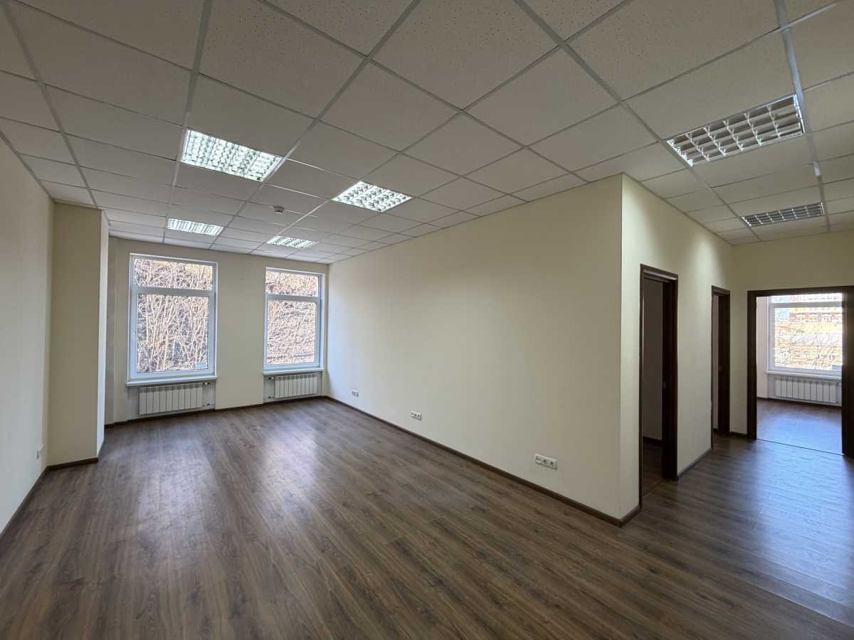 Здам довгостроково  офісне приміщення Київ, Подільський, вул. Нижній Вал, 15. 