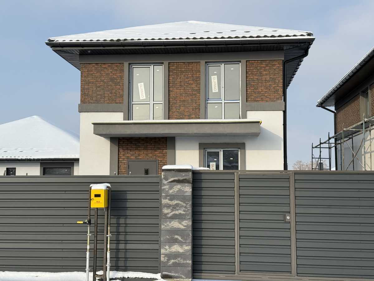 Продам 4-к дім Бучанський, Шевченкове, Шевченка, 130. 