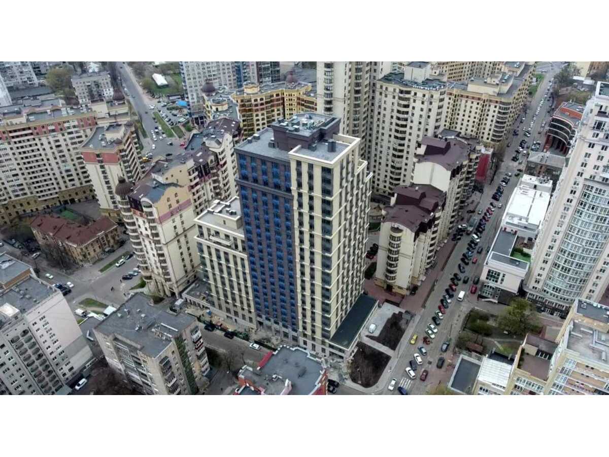 Продам 3-к квартиру Київ, Шевченківський, вул. Річна, 4. 